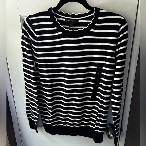 Banana Republic NWT Washable Forever Stripe Scallop Crew Neck Sweater. Size S. - Picture 1 of 5